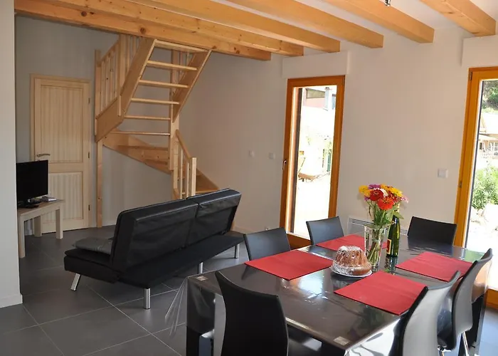 Le La Cigogne Et Le Chamois *